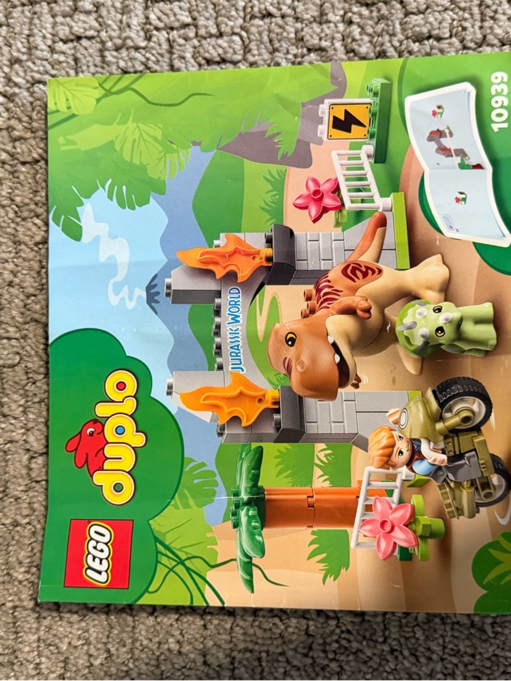 Lego Duplo Jurassic World T. Rex and Triceratops Dinosaur Breakout 10939 - Picture 7 of 7
